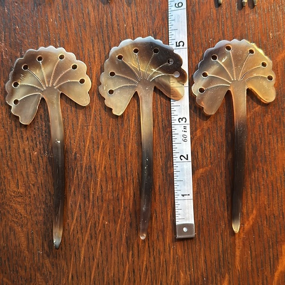 15 hair sticks from my travels around the world…metal, bone, black pearls & horn - Picture 11 of 16